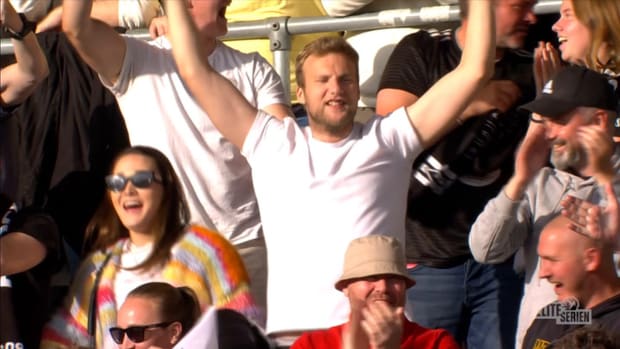 Ronaldinho-esque free-kick from Norway!